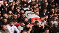 Şehit Tamir El-Keylani kalabalık bir cenaze töreniyle toprağa verildi