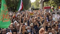 İran halkı ülke güvenliği için sokaklarda