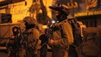 Siyonist askerler, “Ariel” operasyonunun operatörünün evine saldırdı