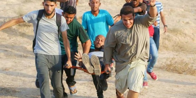 Gazze Şeridinde İki Genç Siyonist İsrail Askerlerinin Ateşiyle Yaralandı