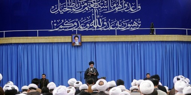 Rehber Seyyid Ali Hamaney: İslam ulemasının en önemli vazifesi din düşmanlığına karşı koymaktır