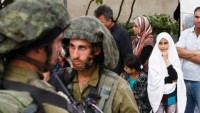 Yahudi yerleşimciler Filistinlilerin evlerine saldırdı