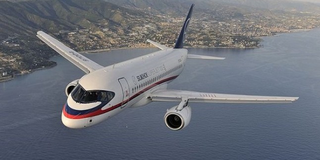 İran Rusya’dan 12 Sukhoi Superjet uçağı alacak