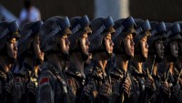 Çin Kuzey Kore sınırına 100 bin asker gönderdi