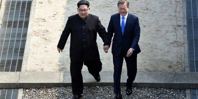 Kuzey Kore Ve Güney Kore Liderlerinin Tarihi Buluşması…