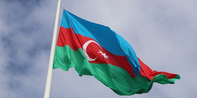 Azerbaycan referanduma gidiyor