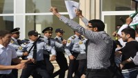 Azerbaycan’da Müslümanlara Zulüm Sürüyor
