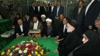 İslami İran Cumhurbaşkanı ve bakanlar kurulu üyeleri, İmam Humeyni’ye olan ahitlerini tazelediler
