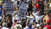 New York’ta Trump’ın politikaları protesto edildi