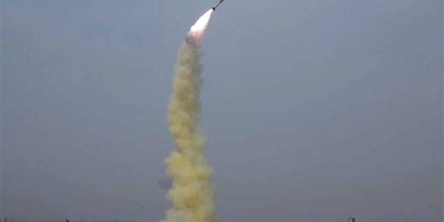 Kuzey Kore, yine balistik füze fırlattı