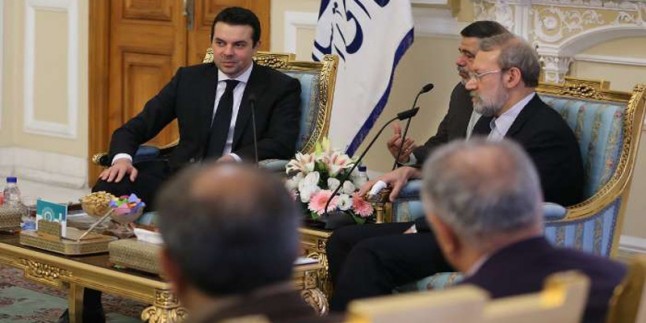 Makedonya dışişleri bakanı İran meclis başkanı Laricani’yle görüştü