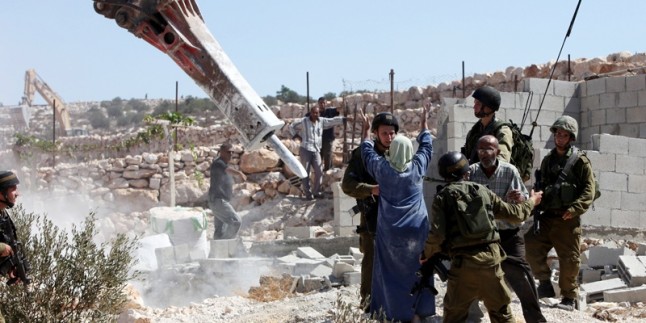 Siyonist İsrail, yılbaşından bu yana Filistinlilere ait yüzlerce evi yıktı