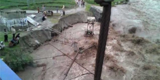 Pakistan’da şiddetli yağış: 12 ölü