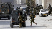 Siyonist İsrail askerleri 4 Filistinliyi yaraladı