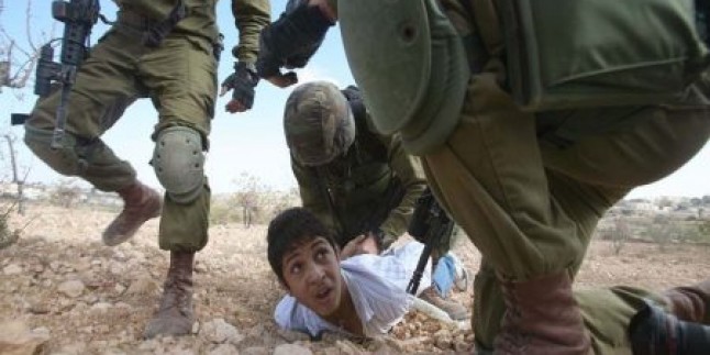 Siyonist İsrail, Gazze’ye saldırıda yüzlerce Filistinli çocuğu katletti