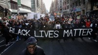 ABD’de siyahiler polise karşı protesto gösterisi yaptı