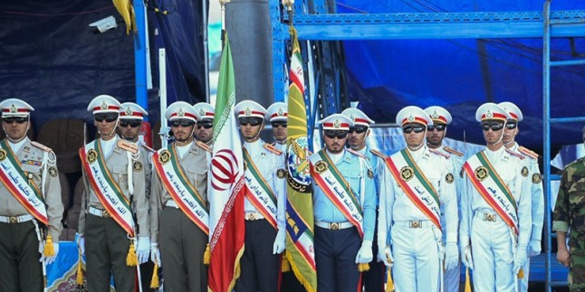 Mukaddes Müdafaa Haftası İran’da askeri geçit törenleriyle kutlanıyor
