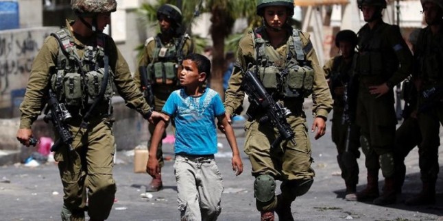 Siyonistler’in Filistinli çocuklara karşı cinayetleri sürüyor