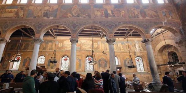 Kahire’deki katedral saldırısını IŞİD üstlendi