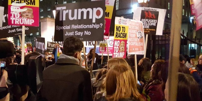 Londra’da ABD karşıtı gösteri