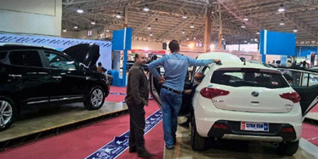 Tahran’da uluslararası otomobil fuarı açıldı