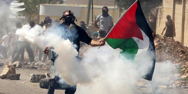 Gazze şeridinde Filistinliler siyonist askerlerle çatıştılar