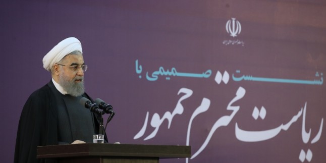 Ruhani: İran halkının başarı sırrı, birliktir