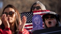 ABD’de kadınlar Trump’a karşı ayaklandı