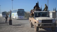 Yüzlerce silahlı muhalif Suriye’de ordu güçlerine teslim oldu