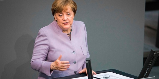 Merkel Türkiye ile iyi ilişkiler çağrısında bulundu