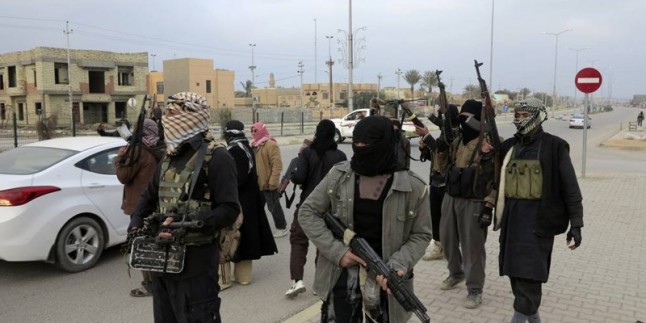 IŞİD teröristleri Irak’ın “el-Kaim” şehrinden geri çekildi