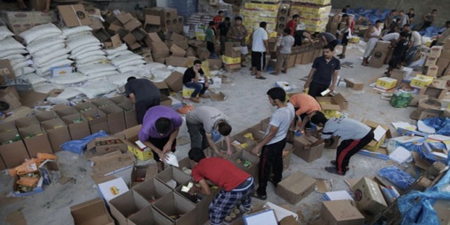 Ramazan ayı münasebetiyle İran’dan Gazze’ye gıda yardımı