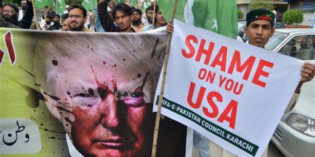 Pakistan Halkı, Amerika’ya Ölüm Sloganları Attı