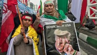 İran halkı ülkenin dört bir yerinde Trump’ı protesto etti