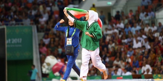Asya Salon ve Dövüş Sanatı Oyunlarında İranlı Bayan Güreşçi Altın Madalya Kazandı