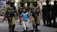 Irkçı İsrail 2000’den bu yana 7 binden fazla Filistinli çocuğu zindana attı