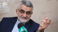 Burucerdi: İran hiç bir şekilde füze gücü konusunda müzakere etmeyecek