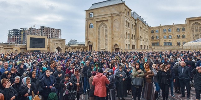 Azerbaycan’da gençlerin dini merasime katılmaları yasaklanıyor