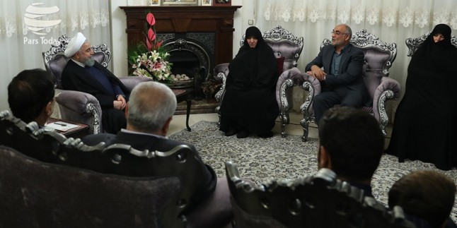 Hasan Ruhani: İran halkı İslam İnkılabı Rehberinin önderliğinde her zaman düşmanlara galebe çalacak