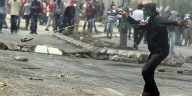 Siyonistler 30 Filistinliyi yaraladı