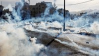 İşgal rejimi Filistinli göstericilere karşı zehirli gaz kullandı