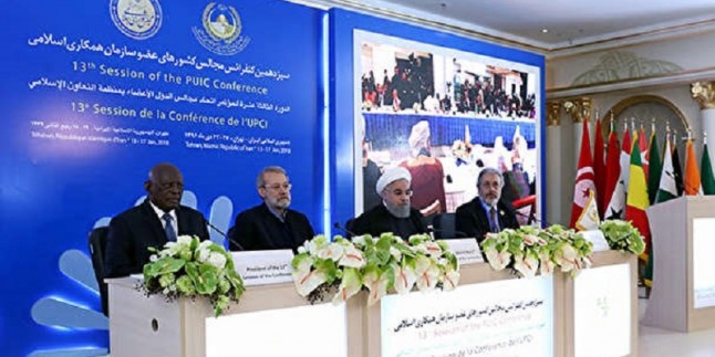 Ruhani: İslam dünyasının sorunlarıyla mücadele yolu dış güçlerden medet ummak değil!