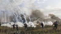 Siyonist rejim Filistinli göçmenlere karşı kimyasal gazlar kullanıyor