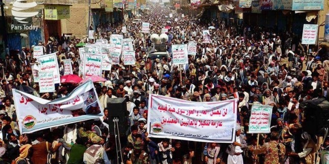Yemen Halkı Başkent Sana’da Suudi Rejimini Protesto Etti