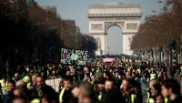 Fransa’da Sarı Yeleklilerin protestoları üçüncü ayında