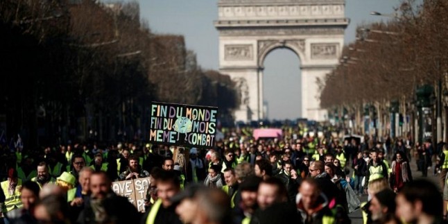 Fransa’da Sarı Yeleklilerin protestoları üçüncü ayında