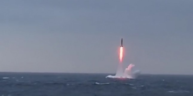 Rus Donanması’ndan Barents Denizi’nde hava savunması tatbikatı