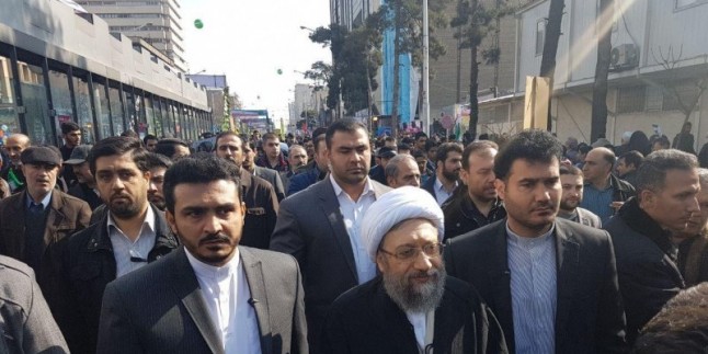 Ayetullah Laricani: İran milleti yaptırımla geri adım atmaz