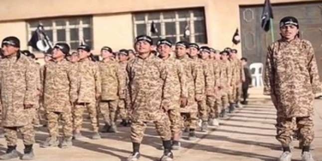 IŞİD Teröristleri, 9 Çocuk Militanını İnfaz Etti