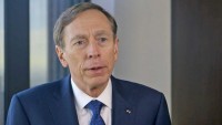 Amerikalı General David Petraeus, İran’ın Askeri Gücü Karşısında Zayıf Olduklarını İtiraf Etti